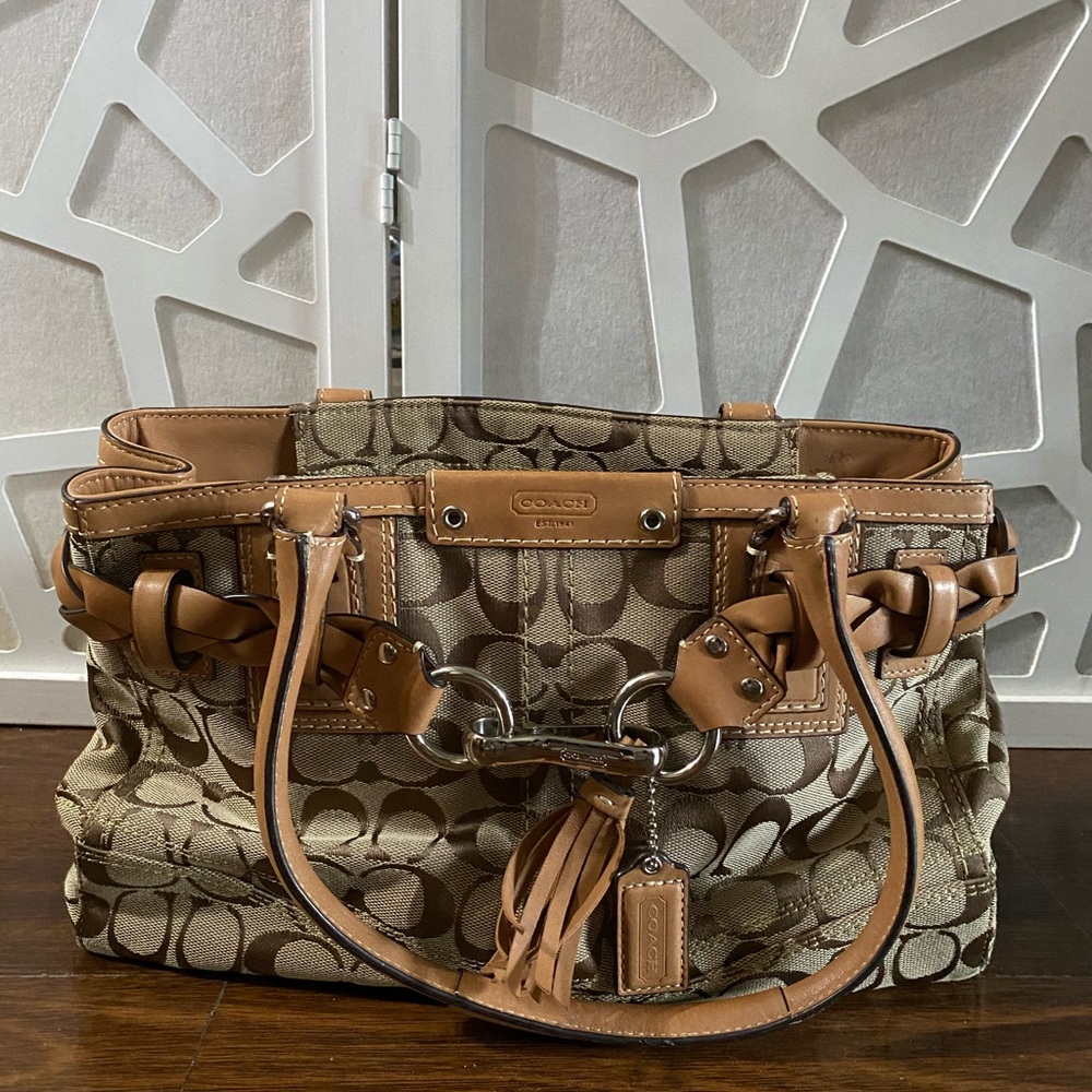 Coach Women’s Brown/Tan Shoulder Bag